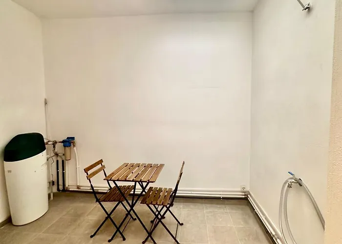 Joaquin Costa Urban Flat 아파트 *